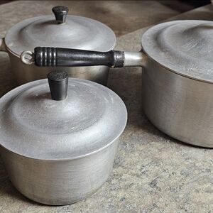 Vintage Household Institute 3 Piece Pot Set